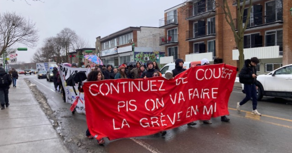 Cégep de Saint-Laurent : Grève persistante sous la pluie froide de mars