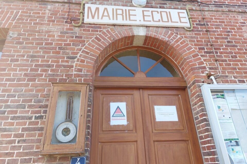 Le baromètre se trouve à cet emplacement depuis de nombreuses années.