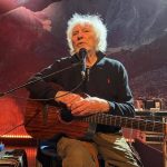 À 96 ans, Hugues Aufray annonce son retour à Caen cet été : la billetterie est ouverte