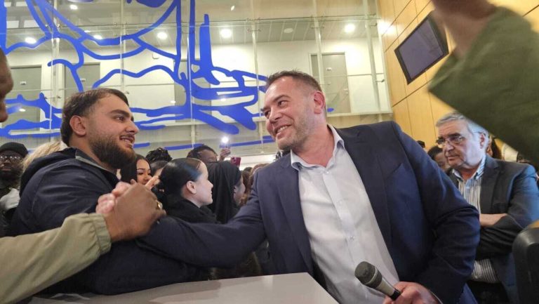 Municipales 2026 aux Mureaux : Damien Vignier succède à François Garay