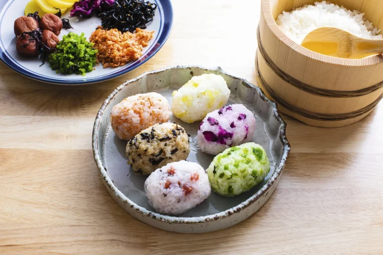 Onigiri : la spécialité japonaise à savourer en encas ou en repas