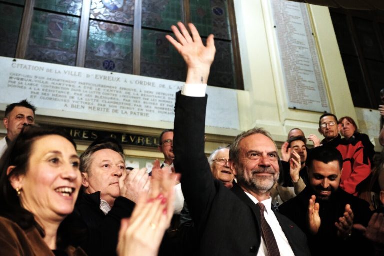 Municipales 2026 : Guy Lefrand remporte Évreux avec 520 voix d'avance