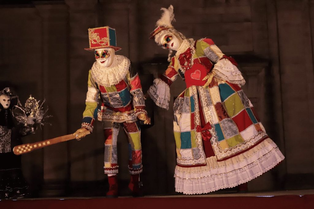 La féerie vénitienne : un voyage au cœur des traditions et des lumières de Venise