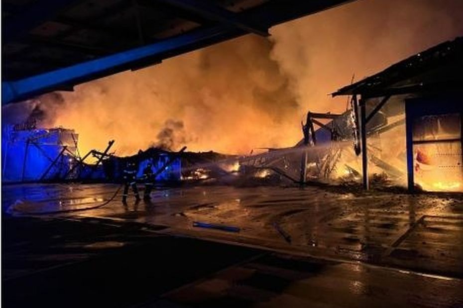 Une fillette de 12 ans reconnue responsable du violent incendie d'un supermarché en Gironde