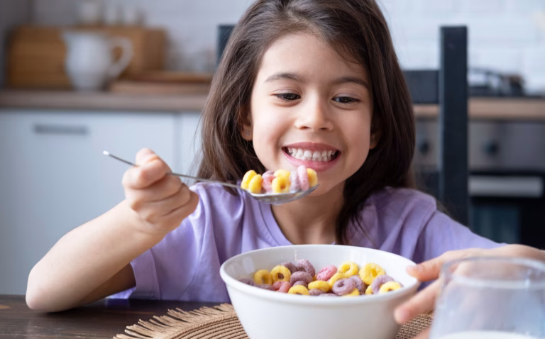 Céréales pour enfants : les experts alertent sur des résultats scientifiques préoccupants