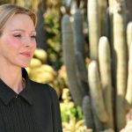 Charlène de Monaco opte pour un pantalon soldé à moitié prix pour un look chic à 10 000 euros