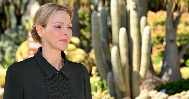 Charlène de Monaco opte pour un pantalon soldé à moitié prix pour un look chic à 10 000 euros