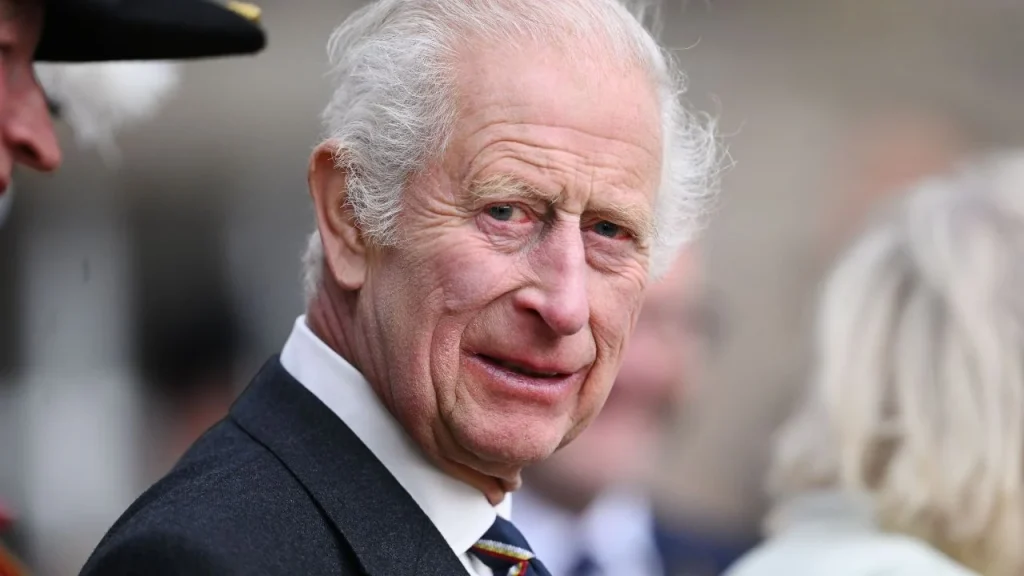 Charles III pourrait bientôt retrouver ses petits-enfants, Archie et Lilibet, lors de retrouvailles.