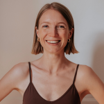 Prendre soin de son périnée : conseils de Clarisse Ernoux, professeure de yoga et pilates