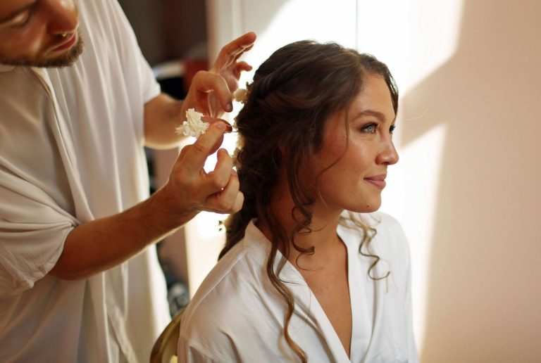 Mariage 2026 : 3 coiffures naturelles et simples qui remplaceront les chignons sophistiqués