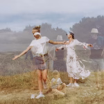 Les enfants des autres : un podcast de Louie Media sur des relations peu évoquées mais structurantes