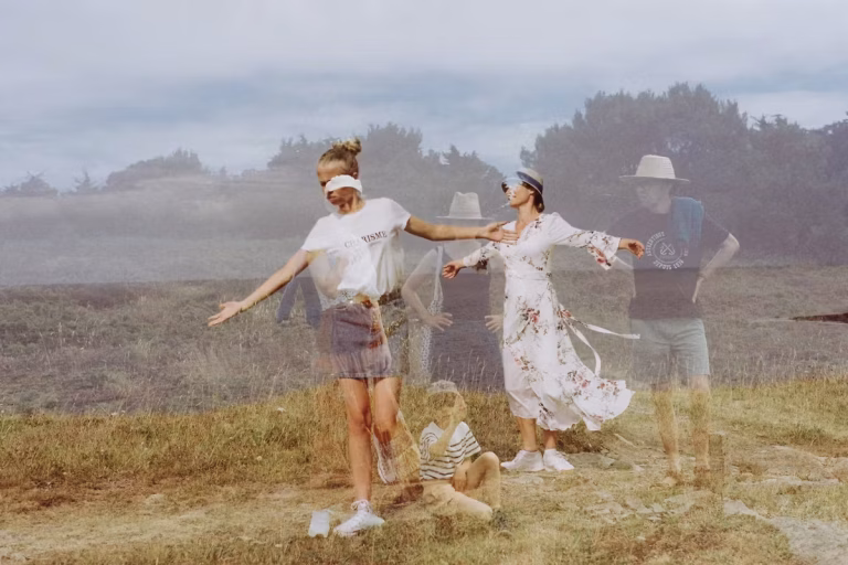 Les enfants des autres : un podcast de Louie Media sur des relations peu évoquées mais structurantes