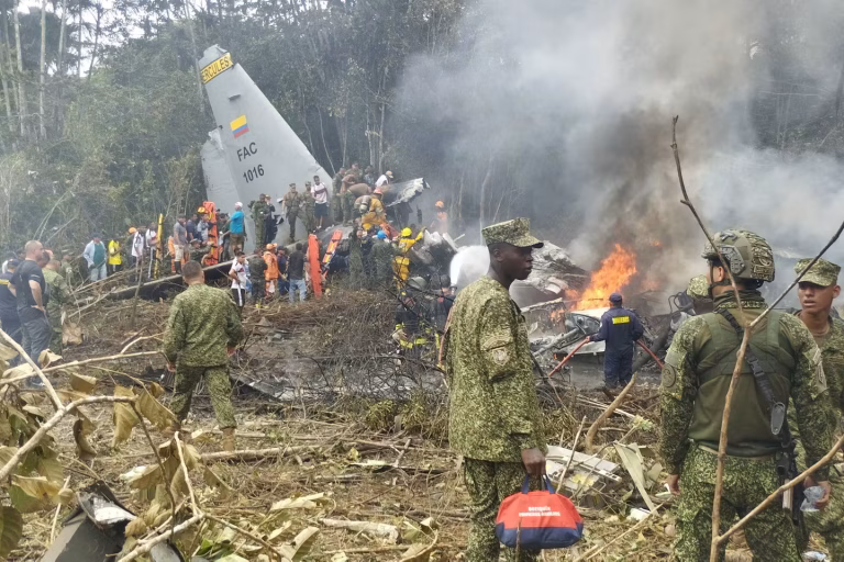 Colombie : 66 morts dans l'accident d'un avion militaire près de la frontière équatorienne