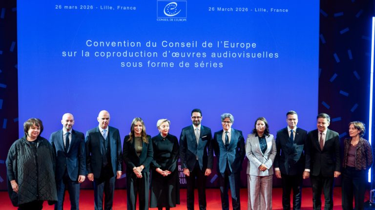 Neuf pays, dont la France, signent la première Convention internationale sur...