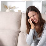 Une patiente ressent un corps étranger dans l'œil, les médecins découvrent une surprise