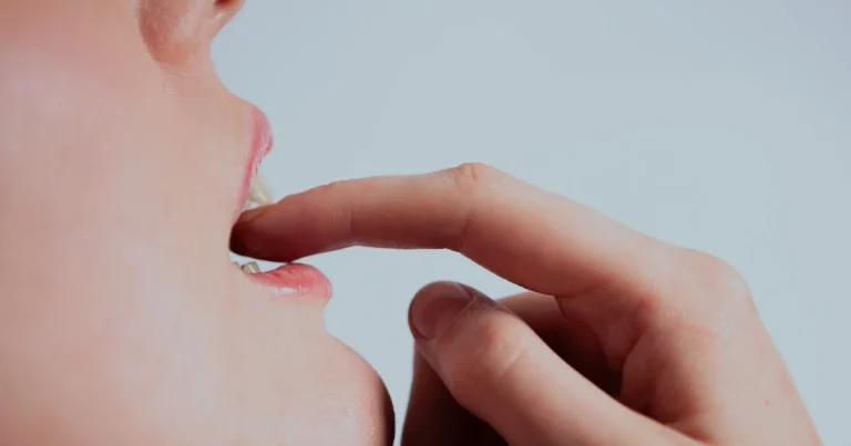 5 positions de fellation qui offrent un point de vue captivant