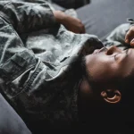 S’endormir en 2 minutes : efficacité de la méthode militaire examinée