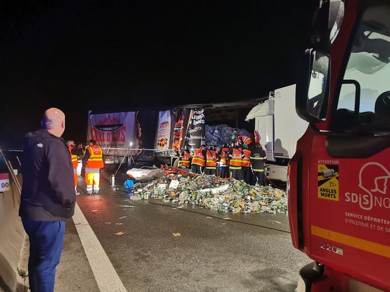 Accident sur l'A1 entre Lille et Paris : deux poids lourds percutés, circulation interrompue.