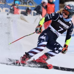 Mikaela Shiffrin décroche son sixième gros globe de cristal en ski alpin.