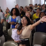 Au Brésil, les églises évangéliques se modernisent pour séduire la jeunesse connectée