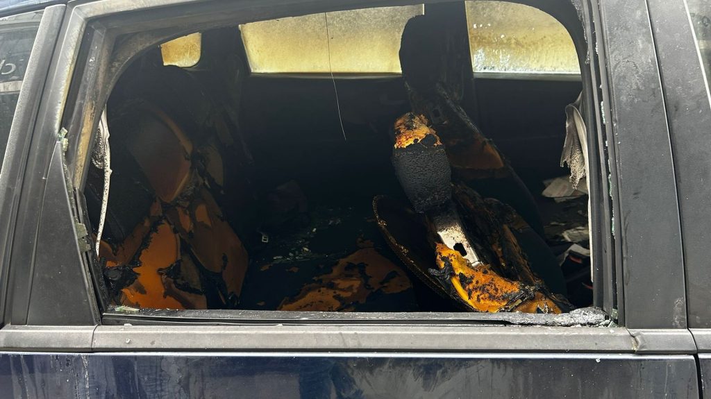 Enquête sur une voiture incendiée dans le quartier juif d'Anvers pour lien avec le terrorisme