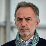 Emmanuel Grégoire en couple : découvrez sa femme discrète et leur famille recomposée de 5 enfants