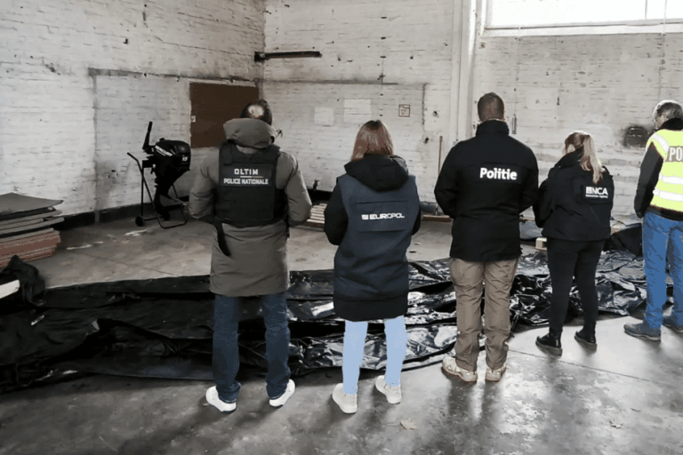 Trafic de migrants : démantèlement d'une vaste filière de livraison de matériel nautique qui agissait dans toute l'Europe