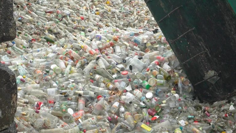 Le recyclage du verre : une solution durable et infinie - RTBF Actus
