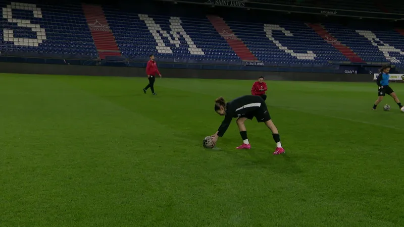 En fin d'entraînement, les joueuses se sont entraînées aux tirs au but, qui départageront les deux équipes en cas d'égalité.