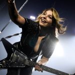 EN IMAGES. Santa enflamme le Zénith de Caen devant des fans conquis