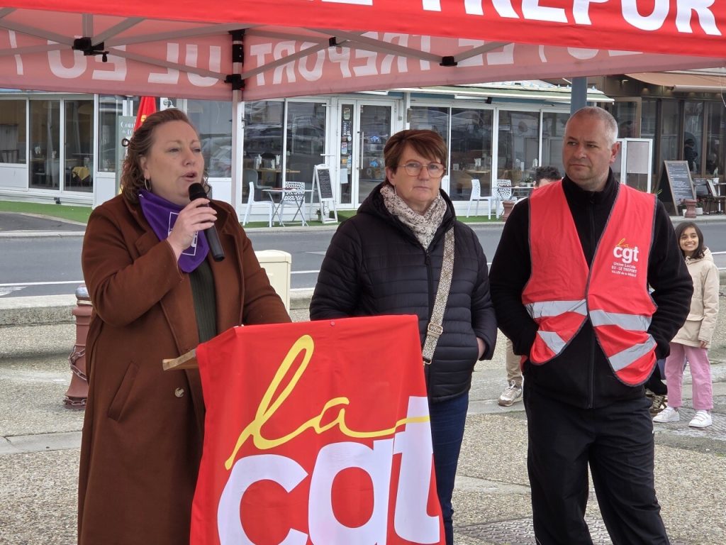 Un rassemblement pour la journée internationale des droits des femmes au Tréport