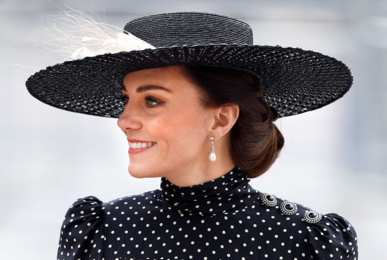 Kate Middleton arbore une capeline en paille idéale pour le printemps et la saison des mariages