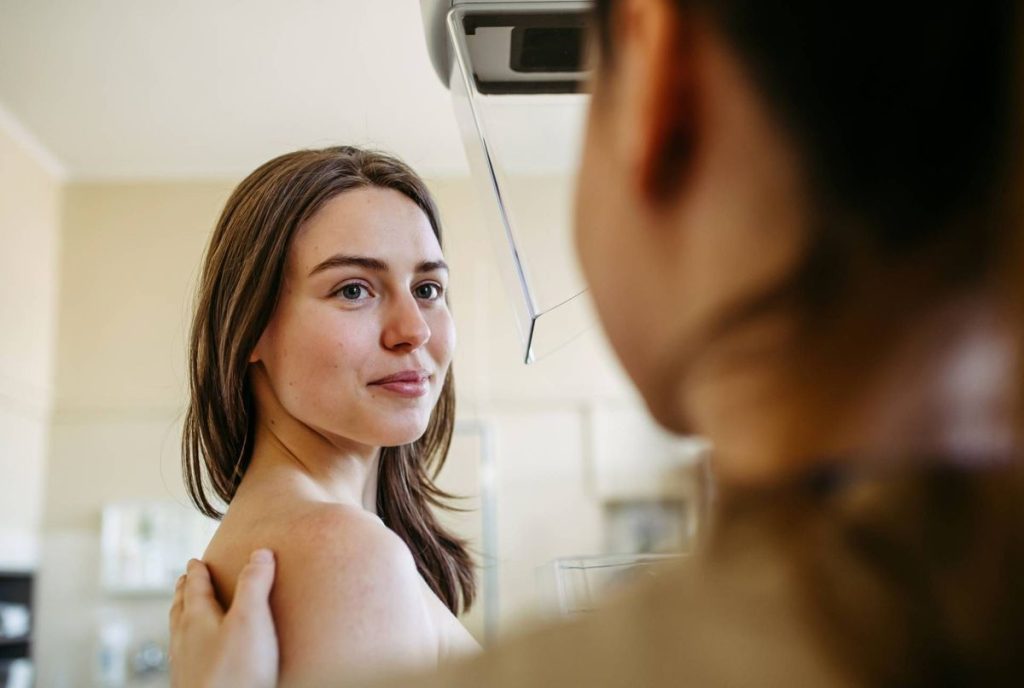 Cancer du sein : l'impact du dépistage précoce à 50 ans sur la survie