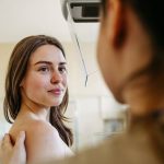 Cancer du sein : l'impact du dépistage précoce à 50 ans sur la survie