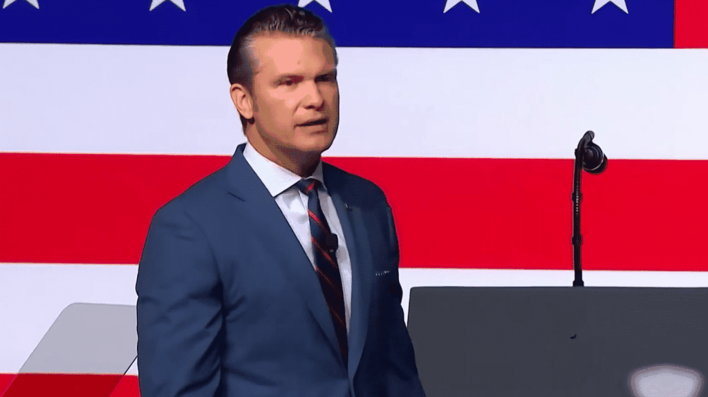 Pete Hegseth, ex-animateur de Fox News et secrétaire américain à la Guerre : portrait