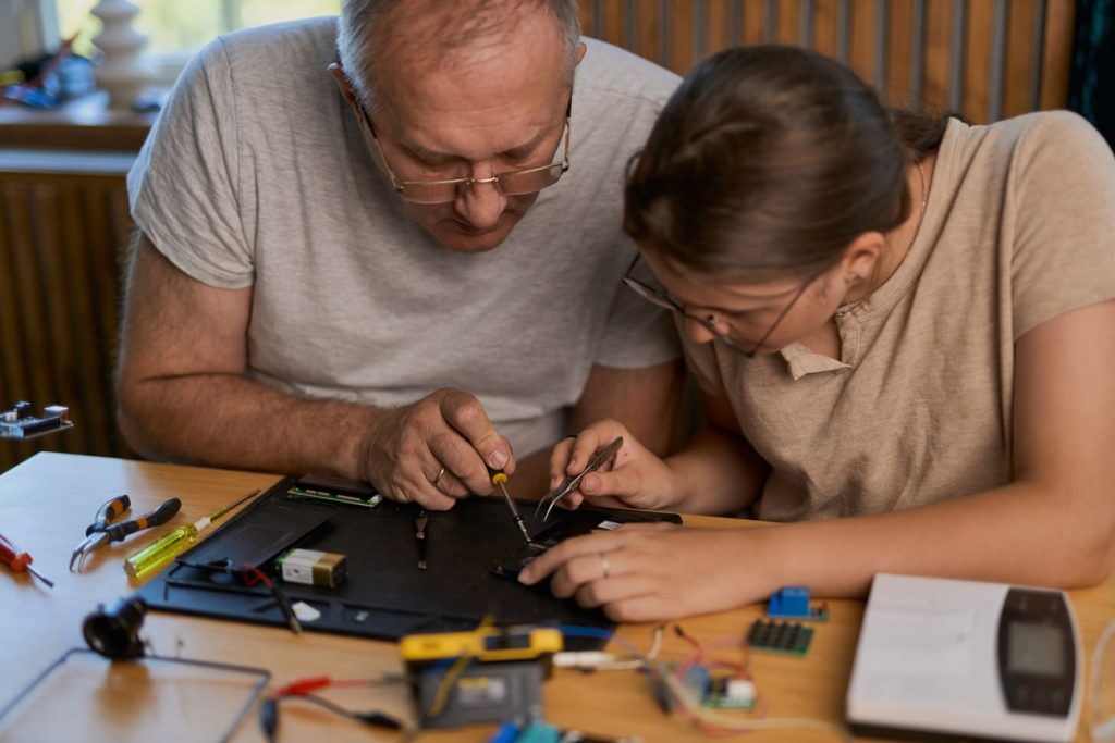 Offrir son temps pour des réparations : un acte de solidarité essentiel