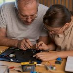 Offrir son temps pour des réparations : un acte de solidarité essentiel