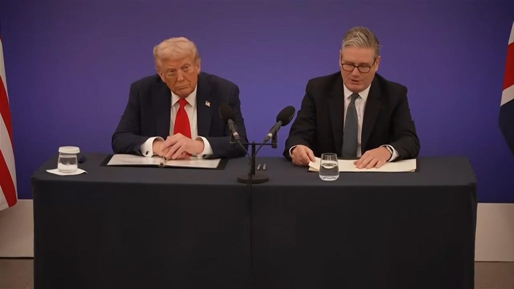 Guerre en Iran : Starmer entraîne le Royaume-Uni dans l'offensive de Trump et Netanyahou