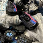 Fausses baskets Nike TN pour enfants saisies par la douane dans les Bouches-du-Rhône, en 2025. (Photo : CMB)