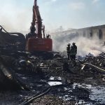 Incendie géant : 50 millions d'euros de dégâts, une cigarette comme piste privilégiée