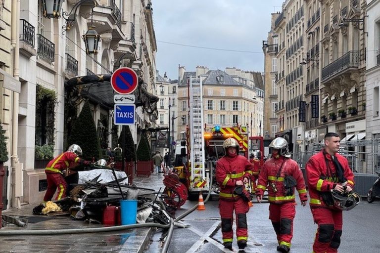 Incendie à l'hôtel du Bristol : 400 évacués, le feu maîtrisé après plusieurs heures d'intervention.