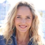 Hélène de Fougerolles évoque sa tentative de suicide et son début de carrière difficile