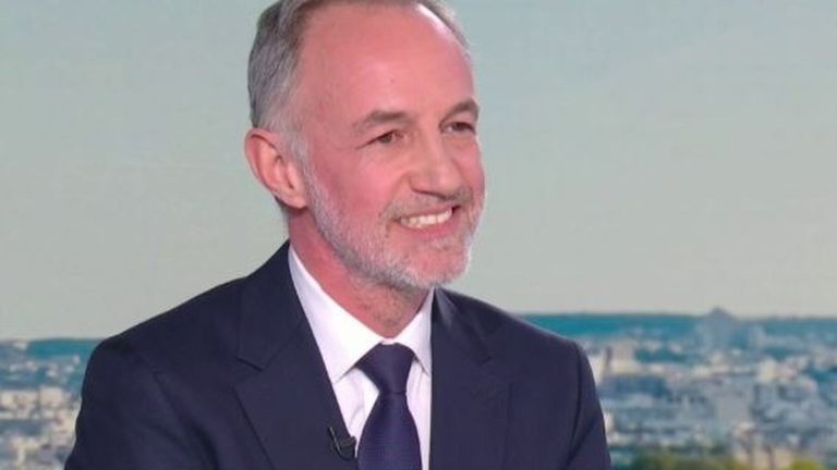 Emmanuel Grégoire, candidat PS, Écologistes et PCF, s'exprime avant le second tour des municipales à Paris