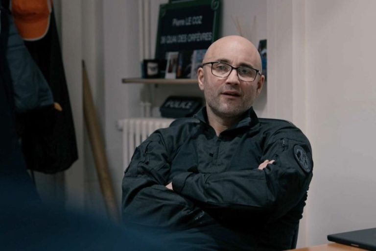 Dans la vie d'un commissaire de la BRI : famille nombreuse, interventions et guitare solo