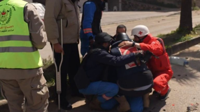 DOCUMENT FRANCETV : Des secouristes libanais perdent la vie lors de frappes israéliennes