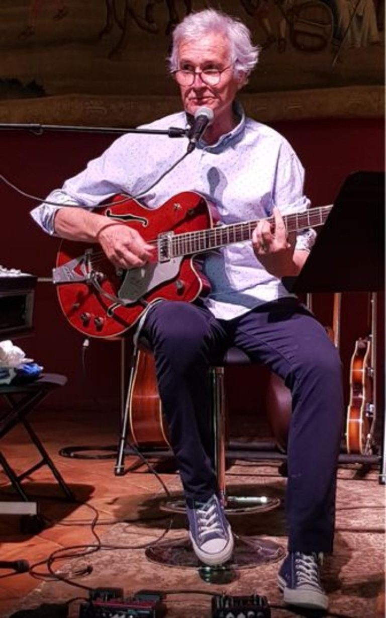 Sainte-Foy-la-Grande : Éric Le Collen dévoile son spectacle musical « Seven » à L’Ébénisterie