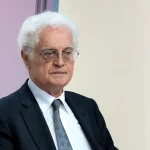 Carole Delga rend hommage à Lionel Jospin lors d'une cérémonie officielle