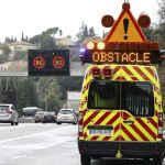 Un camping-car en feu avec trois personnes à bord : l'autoroute A8 fermée plus d'une heure