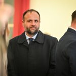 Municipales 2026 : qui est Yannick Le Roux, le nouveau maire d'extrême droite qui a pris Vierzon aux communistes ?