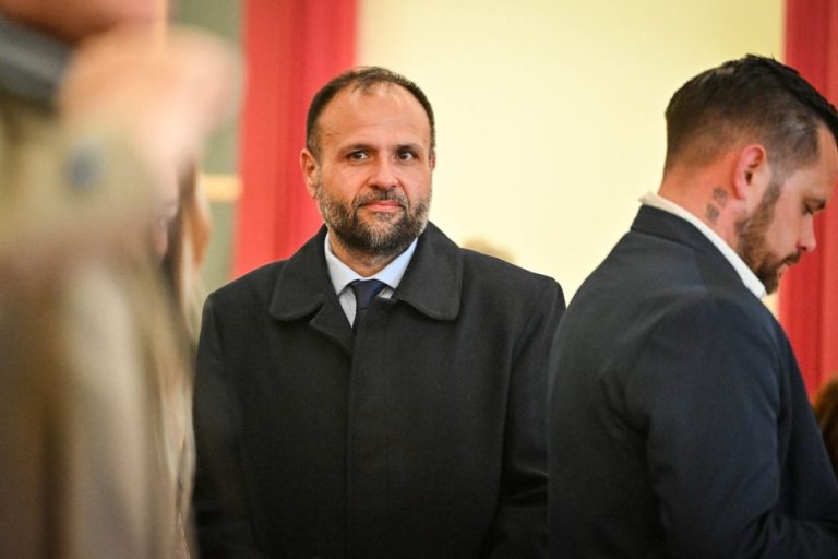 Municipales 2026 : qui est Yannick Le Roux, le nouveau maire d'extrême droite qui a pris Vierzon aux communistes ?